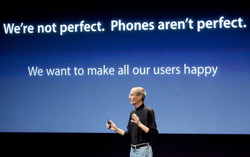 CUPERTINO, CA - JULY 16:   Steve Jobs, CEO of Apple Computer Inc., speaks during a press conference regarding the Apple iPhone 4 reception problems at the Apple headquarters July 16, 2010 in Cupertino, California. Jobs announced that Apple will provide customers with cases at no additional cost to help solve the reception problems and refund customers who have already bought the apple bumpers until September 30, 2010. (Photo by David Paul Morris/Getty Images)