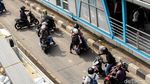Aksi Kucing-kucingan Pemotor Menghindari Tilang Polisi