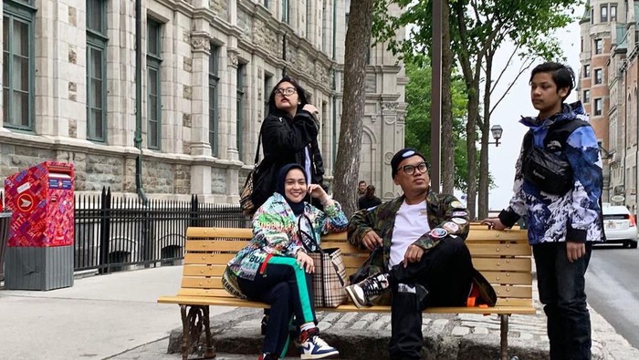 Keluarga Uya Kuya liburan di Kanada