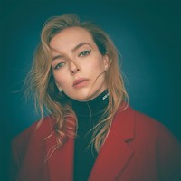 Selain sebagai aktris, Jodie juga kerap terlibat dalam pekerjaan amal. Salah satunya kampanye keselamatan jalan dengan melarang penggunaan ban lama. Foto: Instagram @jodiemcomer