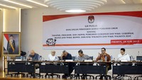 Sebelumnya, KPU telah menyiapkan Pilkada serentak 2020 untuk memilih pemimpin 270 daerah.