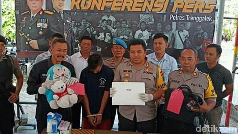 Pria di Trenggalek Nekat Curi Boneka Doraemon, Ternyata Ini Alasannya Pria di Trenggalek Nekat Curi Boneka Doraemon, Ternyata Ini Alasannya