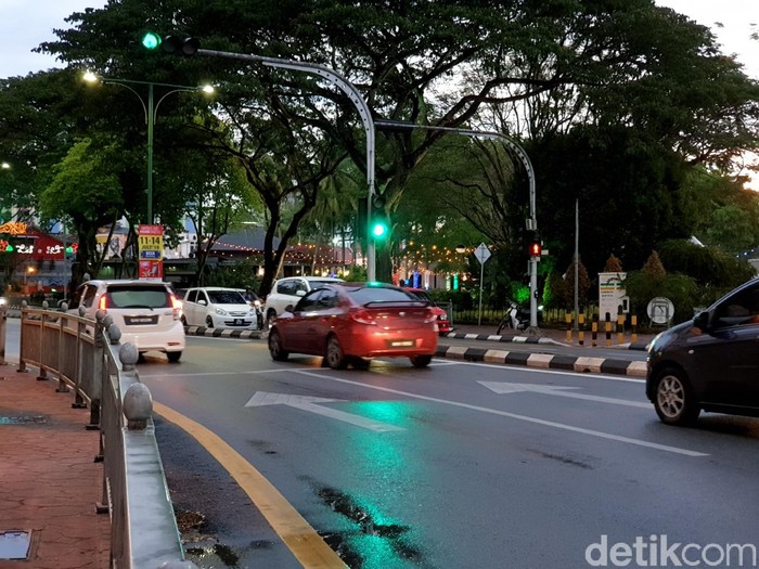Begini Tertibnya Kondisi Lalu Lintas di Negara Tetangga