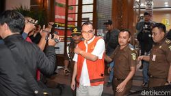 Korupsi Rp 13 M, Pegawai Bank di Bekasi Ditahan Kejati Jabar Korupsi Rp 13 M, Pegawai Bank di Bekasi Ditahan Kejati Jabar