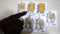 Emas batangan Antam dijual dalam berbagai ukuran, mulai dari 0,5 gram hingga 1.000 gram.