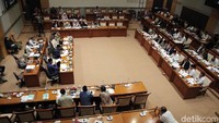 Menurut Lukman, pagu indikatif di tahun 2020 itu mengalami kenaikan. Namun, ia menyebutkan anggaran tersebut masih kurang untuk mengakomodasi sejumlah program kerja Kemenag.