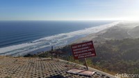 Nama Bukit Watugupit mulai terdengar di kalangan pecandu senja di DI Yogyakarta. Punya pemandangan langsung ke Pantai Parangtritis, Watugupit di Bantul jadi incaran saat sore tiba. (Bonauli/detikcom)