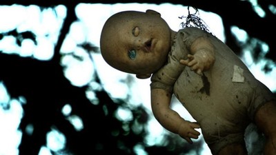 Ini Pulau Boneka yang Bagaikan di Film Horor, Berani Lihat?
