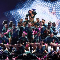 Rapper Cardi B eksis di BET Awards 2019 yang digelar di Los Angeles, California, AS, Minggu (23/6/2019). Selain hadir sebagai nomine, ia juga muncul sebagai penyanyi pembukan ajang penghargaan musik TV hip-hop tersebut. (Foto: Kevin Winter/Getty Images)