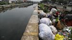 Kisah Pengepul Barang Bekas yang Bikin Resah Warga