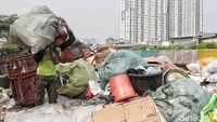 Para pengepul berharap Pemprov DKI menyediakan tempat penumpukan sampah di tempat yang jauh dari pemukiman warga sambil menunggu ITF Sunter dibangun.