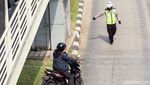 Terobos Jalur Busway Pemotor Nakal Diciduk Polisi