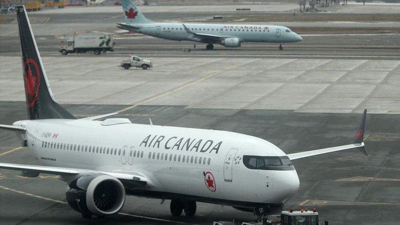 Air Canada: Seorang perempuan yang ketiduran selama penerbangan ditinggal sendirian di dalam pesawat Air Canada: Seorang perempuan yang ketiduran selama penerbangan ditinggal sendirian di dalam pesawat
