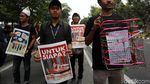 Aksi Jalan Mundur Tolak IMB Reklamasi