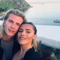 Model yang memiliki satu juta lebih pengikut di Instagram ini pun kerap berbagi berbagai aktivitasnya di media sosial, termasuk kebersamaannya dengan sang kekasih. Foto: Instagram/@shopiathomalla