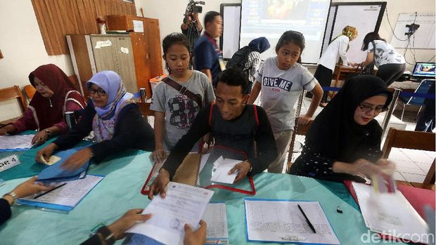 Pendaftaran PPDB di SMPN 115 Jakarta / 