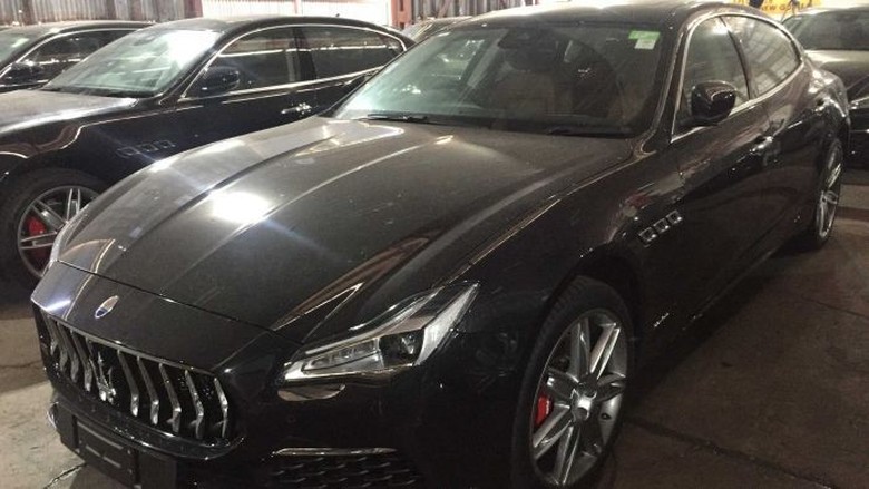 Mobil Mewah Maserati di KTT APEC Papua Nugini Belum Juga Terjual Mobil Mewah Maserati di KTT APEC Papua Nugini Belum Juga Terjual