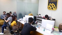 Namun, harga logam mulia masih bertahan mendekati level tertingginya dalam enam tahun terakhir akibat sikap dovish Bank Sentral AS, Federal Reserve pada kebijakan moneternya.