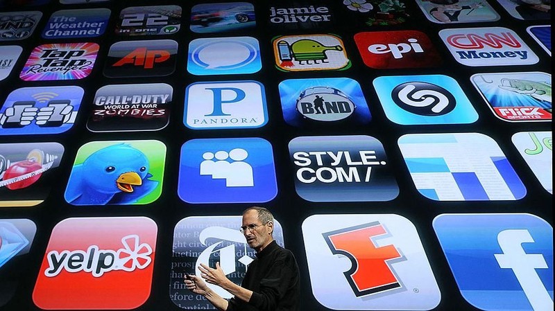 CUPERTINO, CA - APRIL 08:  Apple CEO Steve Jobs speaks during an Apple special event April 8, 2010 in Cupertino, California.  Jobs announced the new iPhone OS4 software.  (Photo by Justin Sullivan/Getty Images)