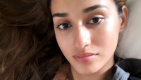 Disha Patani dianugerahi piala di BIG Star Entertainment Awards, Star Screen Awards, dan Stardust Awards atas perannya di film M. S. Dhoni: The Untold Story. (dok. Instagram @dishapatani)