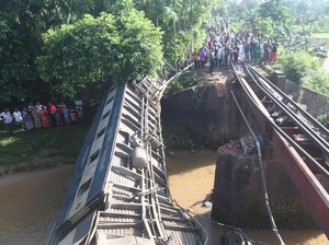 Jembatan Ambruk, Kereta di Bangladesh Terjun ke Kanal dan Tewaskan 5 Orang