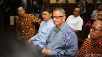 Dalam persidangan, jaksa menyebut Sofyan membantu Eni selaku anggota DPR mendapatkan suap dari Kotjo. Kotjo adalah pengusaha yang ingin mendapatkan proyek di PLN.