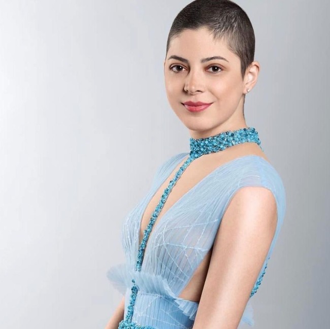 Saat sakit dan menjalani pengobatan kanker, Hajal selalu didampingi tunangannya Maroun Pierre Abi Atmeh. Foto: Instagram @Michelehajal