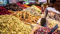 Rempah-rempah Timur Tengah pun mudah ditemukan di Dubai. Traveler bisa menemukannya di berbagai pasar tradisional sekitar kota (Dubai Tourism)