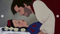 Keanu seperti sedang membantu Snow White untuk masuk ke dalam dunia Matrix. Dok. Instagram/crystal.ro