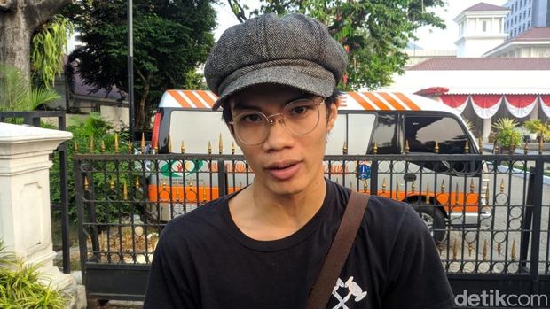 Elang, koordinator Koalisi Selamatkan Teluk Jakarta (KSTJ)