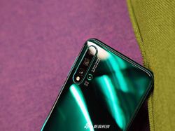 Penampilan Huawei Nova 5 Pro yang Gahar Tapi Menawan