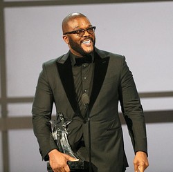Tyler Perry Disebut Ajak Aktor Latihan Adegan Intim di Luar Skrip