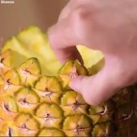 Viral! Trik Mudah Kupas Kulit Udang hingga Buah Peach Tanpa Pisau
