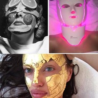 Masker kecantikan pada tahun 1930-an kebanyakan terbuat dari bahan-bahan alami. Zaman now, masker hadir dengan kemasan yang lebih praktis. Bahkan, ada juga yang menggunakan teknologi laser. (Foto: Istimewa)