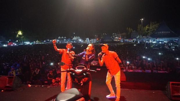 Ini Ternyata Motor Favorit Pilihan Penyanyi Nella Kharisma