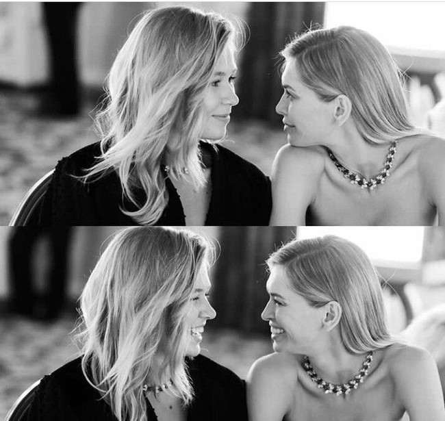 Meski sudah punya anak yang tumbuh dewasa, Vera masih mempertahankan jiwa mudanya. Terlebih dalam urusan fashion. Ia tak segan tampil kekinian dengan bikers jacket dan sneakers. (Foto: Instagram)