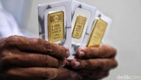 Sebelumnya, harga logam mulia itu dijual Rp 699 ribu per gram pada Sabtu (22/6).
