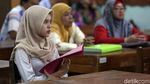 Ortu Murid Ramai-ramai Datangi Sekolah Daftar PPDB Jalur Zonasi