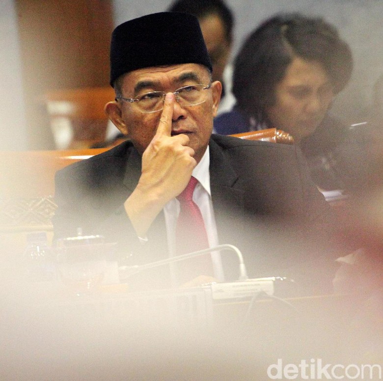 Jawab Kegelisahan Guru, Mendikbud: Rotasi Hanya Dalam Satu Zona Jawab Kegelisahan Guru, Mendikbud: Rotasi Hanya Dalam Satu Zona