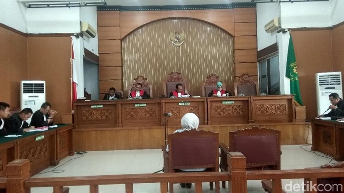 Duplik Pengacara Tuntutan Ratna Sarumpaet Lebih Berat Dari