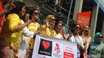 Serunya! Kampanye Ayo Berkebaya di MRT