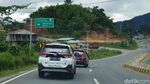 Mulusnya Jalan Aspal Menuju Perbatasan RI-Malaysia di Entikong