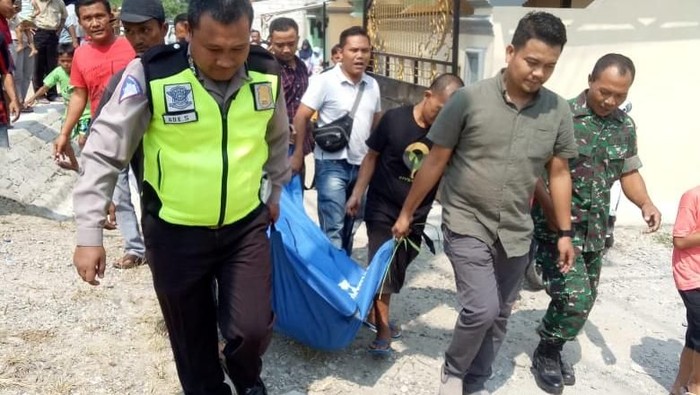 Mayat Perempuan Gegerkan Warga Bantaran Kali Ciujung Serang