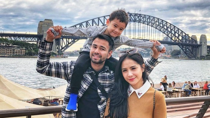 Raffi Ahmad dan keluarga
