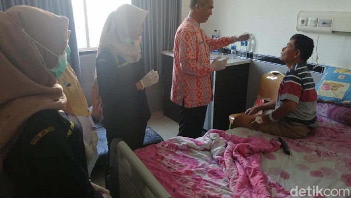 KLB Hepatitis A di Pacitan, Jawa Timur. Foto: Purwo Sumodiharjo KLB Hepatitis A di Pacitan, Jawa Timur. Foto: Purwo Sumodiharjo