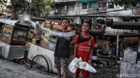 Pemprov DKI Jakarta akan merelokasi 4.160 warga di 978 unit Rusunawa Penjaringan.