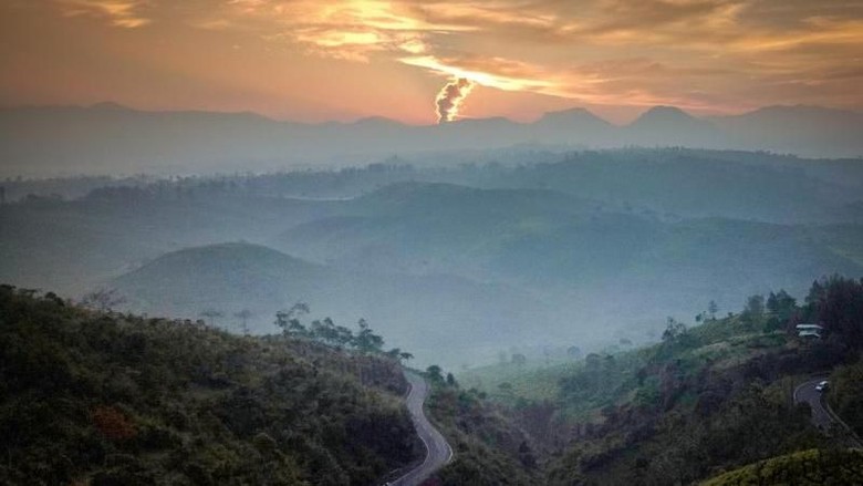 Ilustrasi Sunrise di Pangalengan (Teguh Tofik Hidayat/dTraveler) Ilustrasi Sunrise di Pangalengan (Teguh Tofik Hidayat/dTraveler)