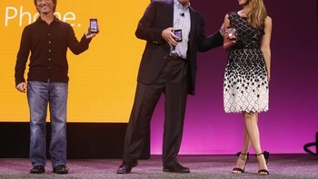 Peluncuran Nokia Winodws Phone pun dibuat meriah. Foto: Getty Images