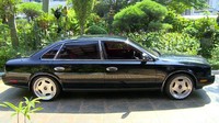 Mobil Nissan President koleksi Yusril Ihza Mahendra tergolong unik, mobil ini pernah digunakan Kanselir Jerman Helmut Kohl sementara onderdilnya ada yang dibeli langsung dari Jepang. Menariknya lagi mobil ini juga antipeluru.