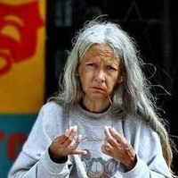 Damarys Ruiz dinobatkan sebagai Miss Venezuela pada 1973. Namun di hari tuanya, ia hidup terkatung-katung tanpa rumah permanen. Hingga meninggal pada 2015, Damarys jadi gelandangan dan hidup di jalanan Caracas selama 15 tahun. Foto: Istimewa